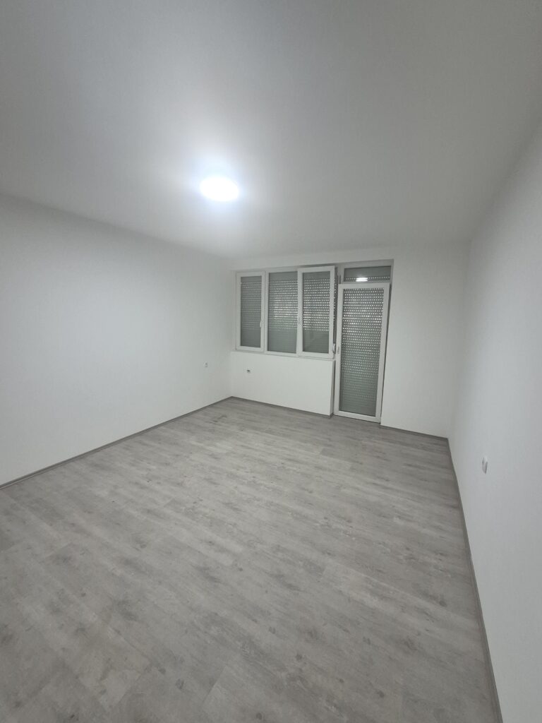 Potpuno renoviran stan,bez ulaganja od 74m2