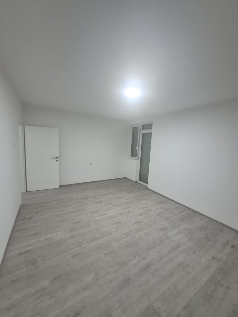 Potpuno renoviran stan,bez ulaganja od 74m2