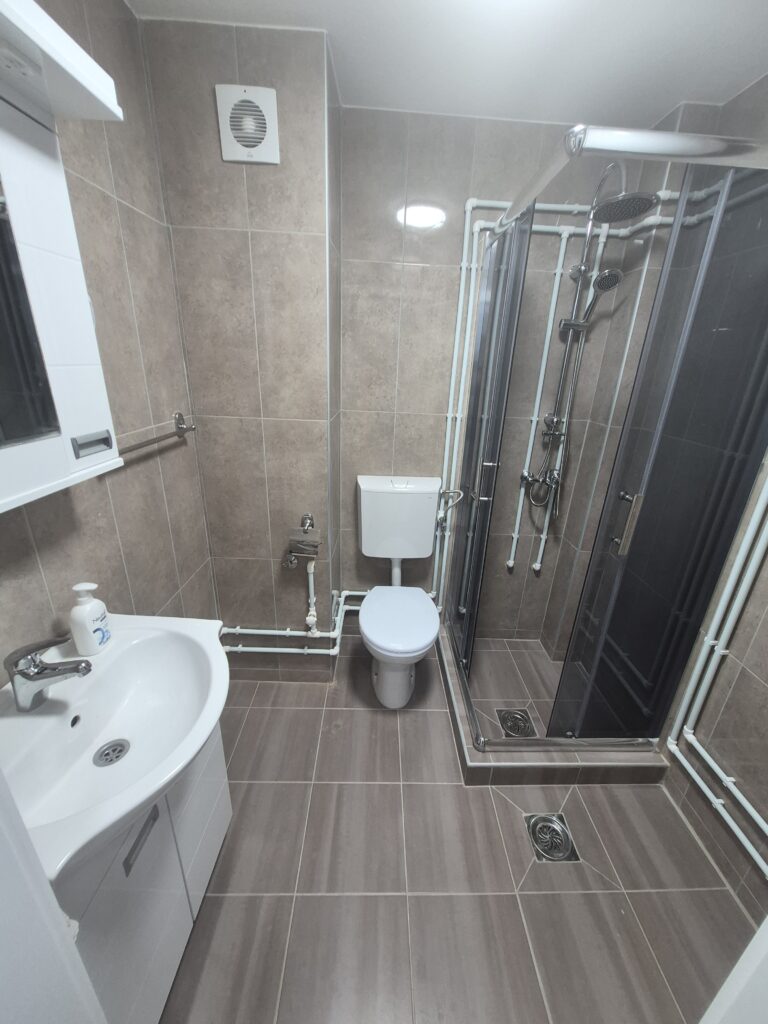 Potpuno renoviran stan,bez ulaganja od 74m2