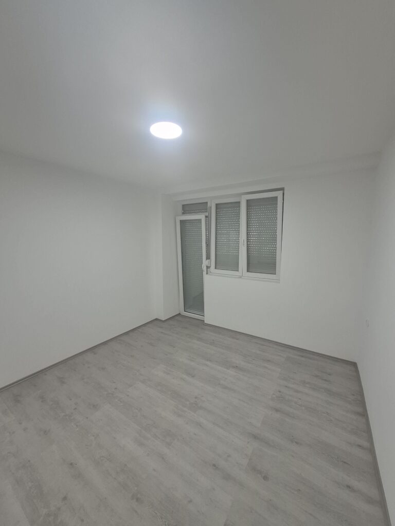 Potpuno renoviran stan,bez ulaganja od 74m2