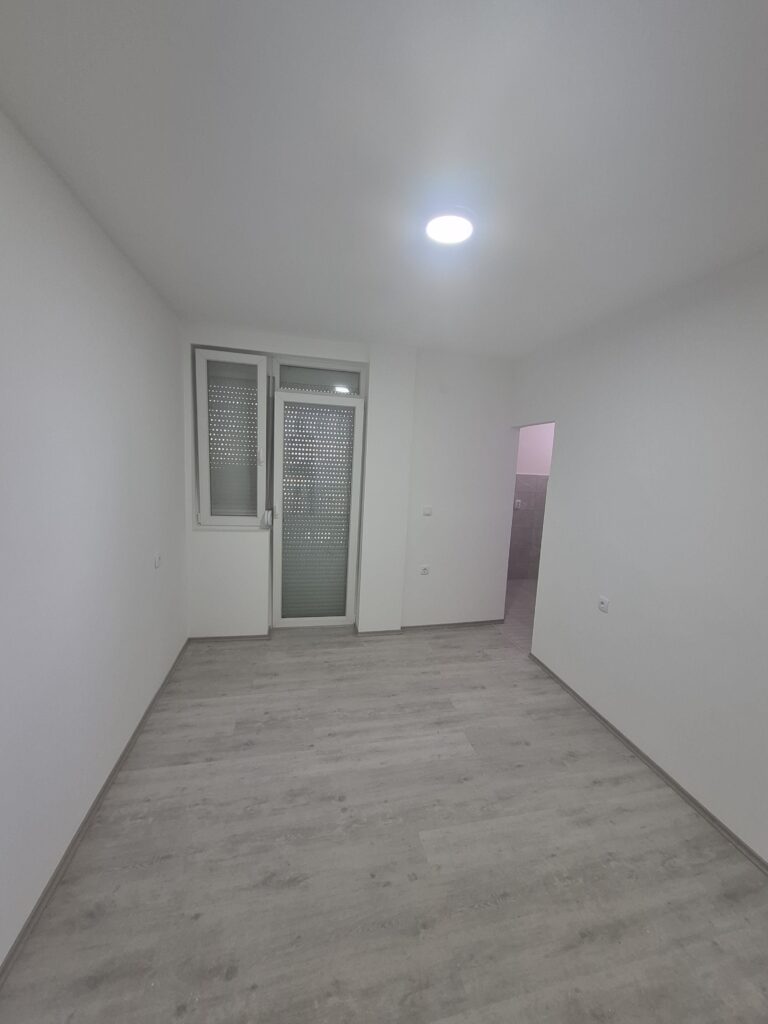 Potpuno renoviran stan,bez ulaganja od 74m2