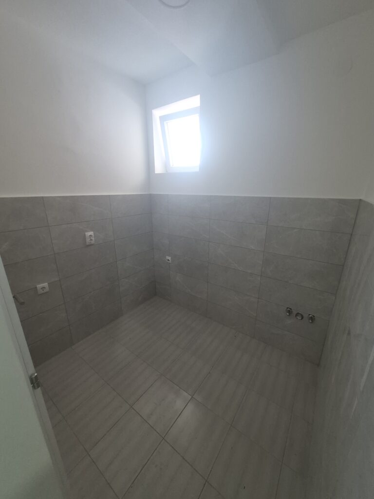 Potpuno renoviran stan,bez ulaganja od 74m2
