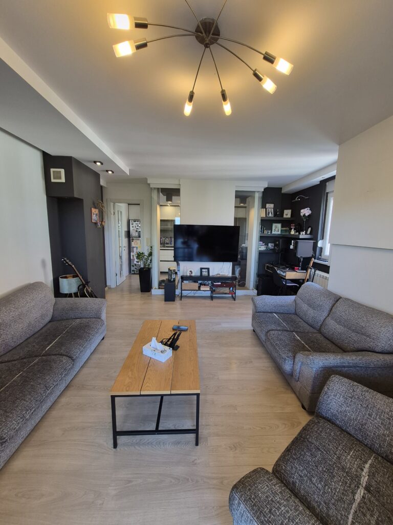 Trosoban stan u novogradnji od 85m2 sa uknjiženom garažom od 21m2 i dve ostave