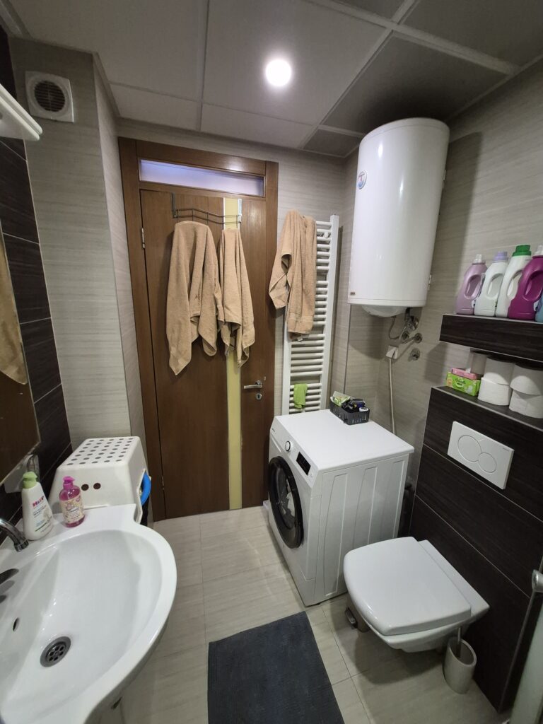 Trosoban stan u novogradnji od 85m2 sa uknjiženom garažom od 21m2 i dve ostave