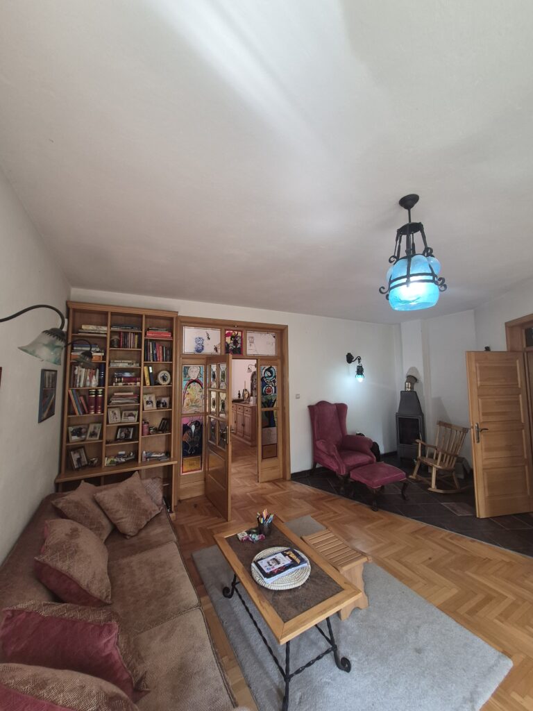 Izdaje se moderna kuća sa četiri spavaće sobe