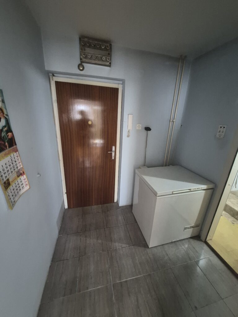 Jednosoban stan u centru (odličan kao investicija)