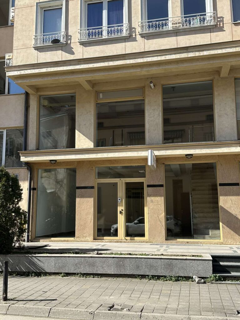 Na prodaju poslovni prostor do hotela Orbis