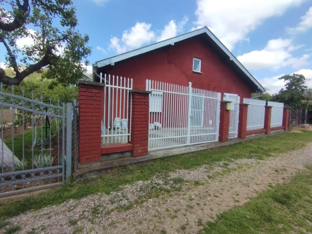 Sredjena kuća na Karadjordjevom brdu